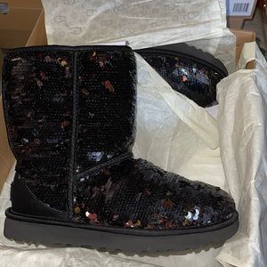 W Classic Short Sequin